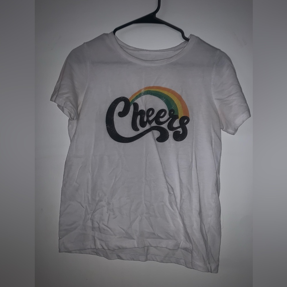 plain white tee with little design no tags